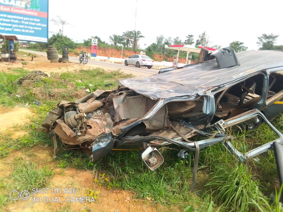 E/R: 3 Die in a Gory Accident on Accra - Kumasi Highway