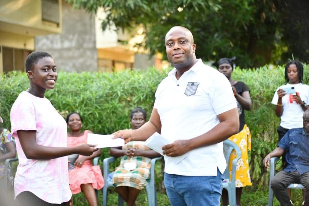 Asuogyaman MP Gives Needy First-Year SHS Students Ghc500 to Buy Items in Prospectus