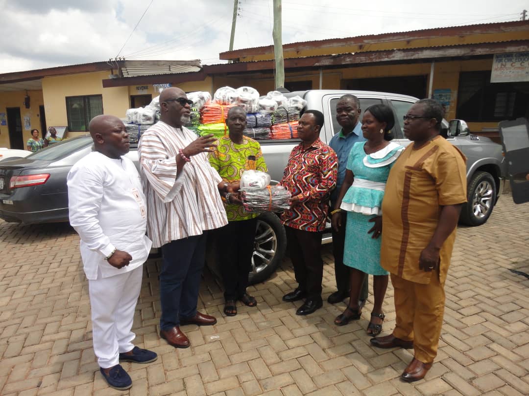 E/R: MP Donates To Education Directorate, Pledges Commitment To Quality Education