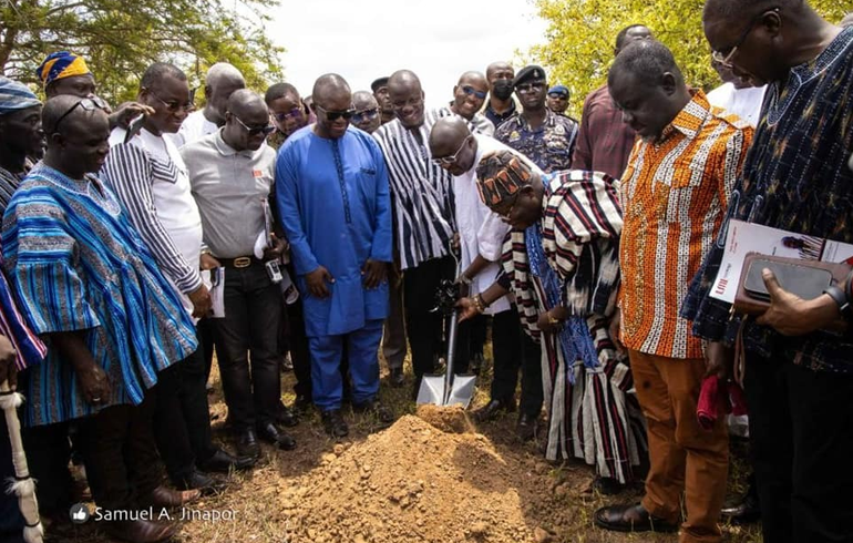 S/R: Bawumia Cut Sod For Construction Of Debre Inland Port