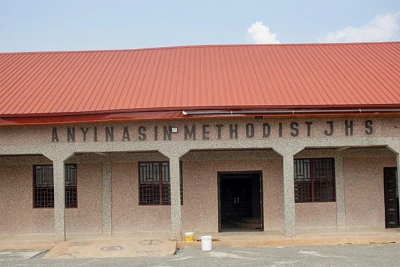 E/R: Anyinasin Methodist JHS Reopened After Temporal Closer Over Attack on Teacher