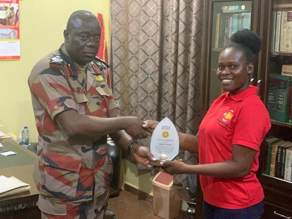 A/R: DGO Fafali Presents Award To Regional Fire Commander