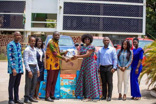 GhLA Receives 15,000 Books