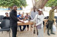 E/R: Hon. William Amankrah donates cash to persons with disability