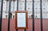 Formal Notice of Queen's Death Placed Outside Palace