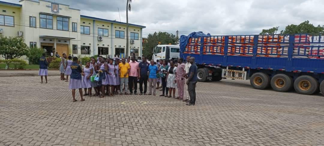 E/R: Old Student of Suhum SUTESCO Shocks Management with Donation