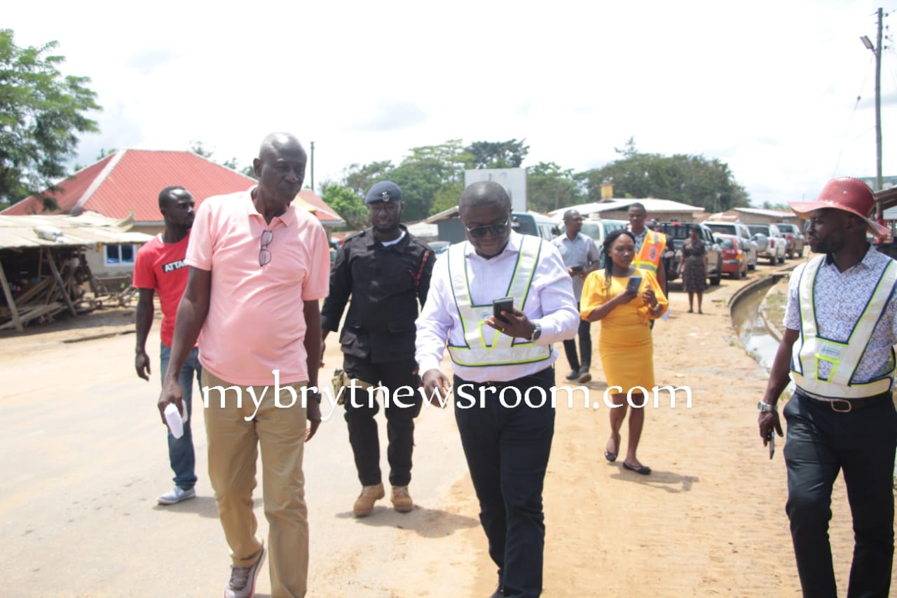 Koforidua Floods: MP, MCE, Highways Director Visit Flooded Areas, Demolishing, And Construction Of Drains Suggested