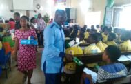 E/R: Oyoko BECE Candidates Take Delivery Of Mathematical Sets, Pens From A Philanthropist