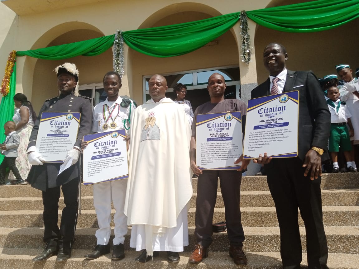 E/R:Catholic Church Awards Media And GES Staff For Their Achievements