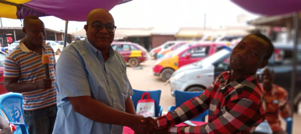 E/R:GPRTU Chairman Donates To Drivers On Christmas