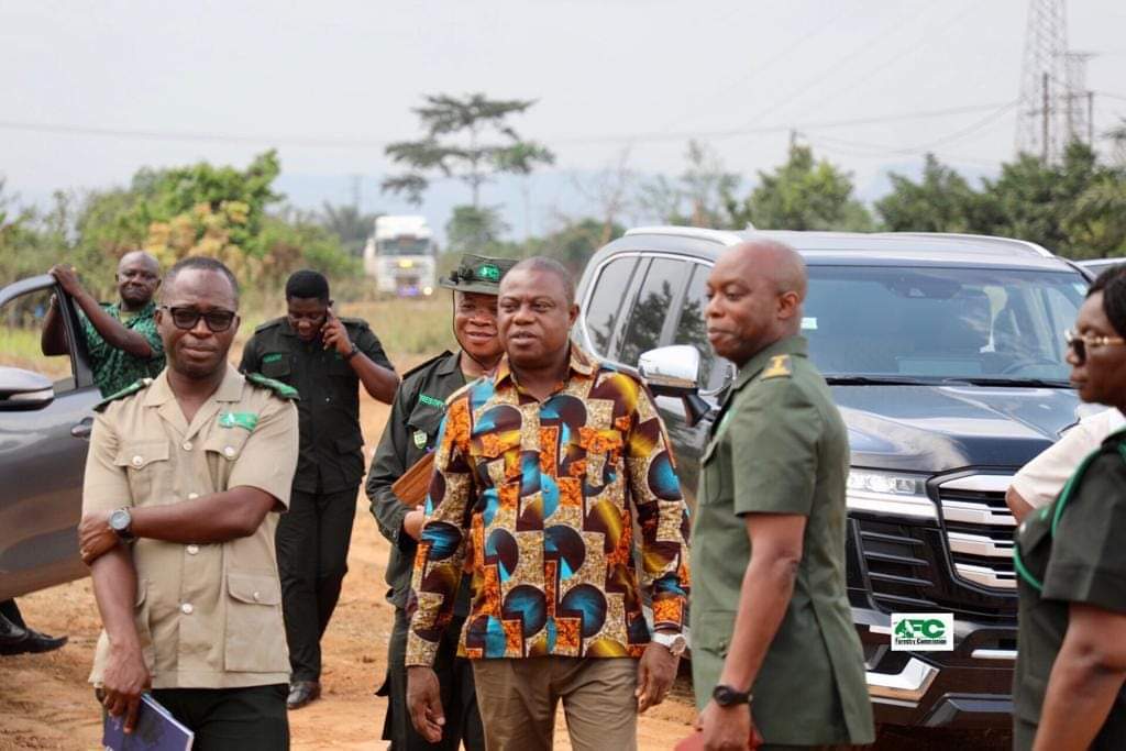 E/R: Chief Executive Of Forestry Visits Checkpoints Along Nsawam To Nkawkaw Highway