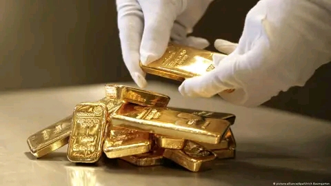 Zimbabwe Accused Of Using Smuggling Gangs To Sell Gold