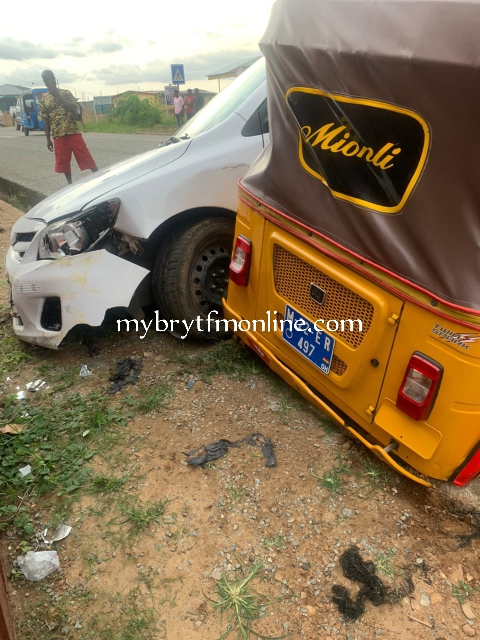 Tragic: Many Injured As Toyota Corolla Collides With Pragia Aboard With 4 Children In Koforidua