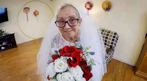 US: 77-Year-Old Ohio Woman Marries Herself, Says, 'This Is What I've Always Wanted'