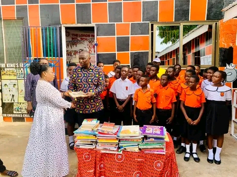 Okaikoi Central MP Donates Library Books To Public And Private Schools