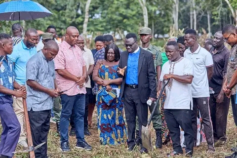 E/R: Asuogyaman MP Cuts Sod For Construction Of 3-Units Teacher's Bungalow At Adjena SHTS