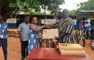 E/R: Contractor Shocked After 2K Students Use One Computer, Donates 4 Laptops Within 24hrs