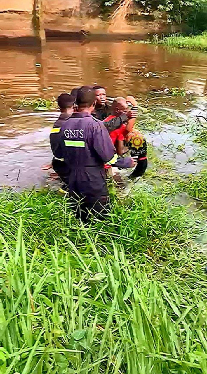 E/R: Family Of 3 Die After Car Plunges Into River At Enyiresi