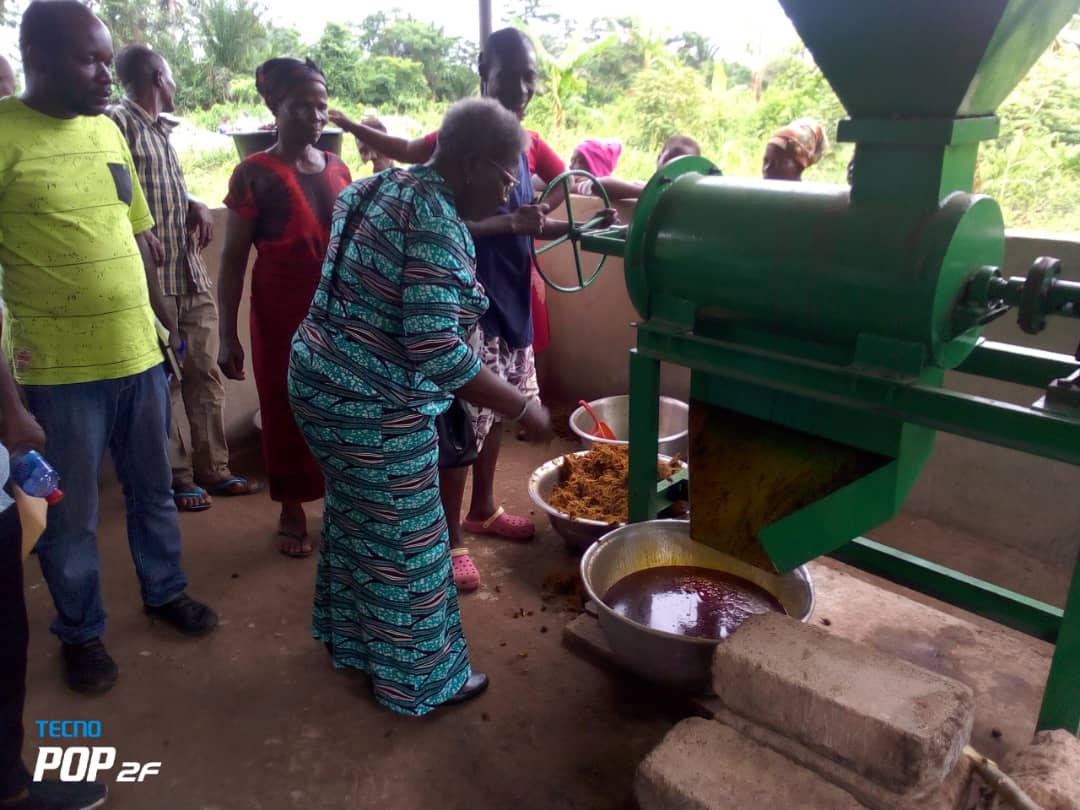 E/R: New Juaben North Municipal Assembly Hand Over Palm Oil Processing Plant To Asikasu