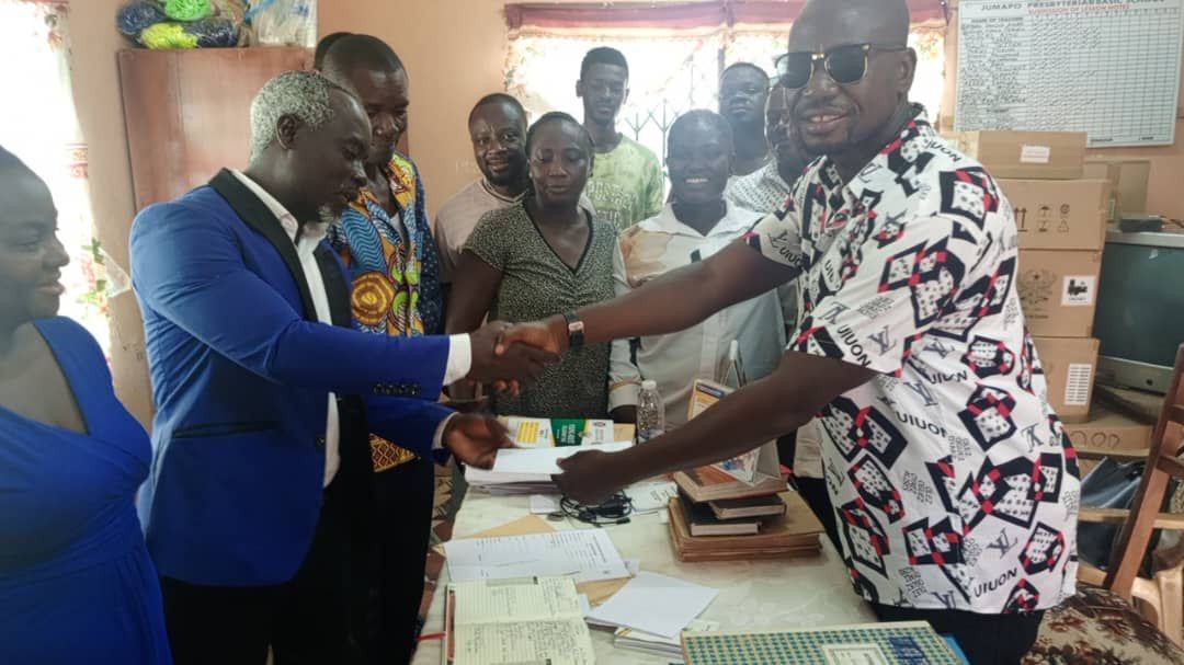 E/R: Polling Station Chairman Supports Jumapo Presby School, Sick Girl Financially