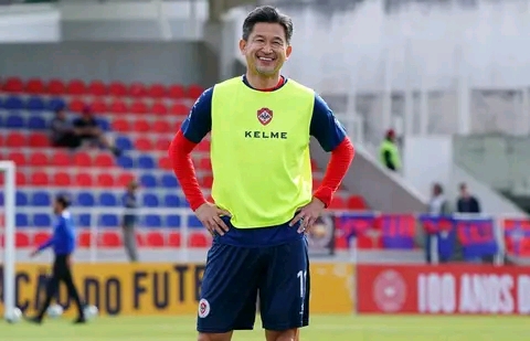 56-Year Old Kazuyoshi Miura Extends Contract With Portuguese Side Oliveirense
