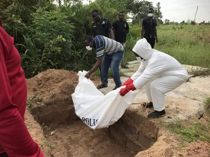 Alleged Suicide Cases: Sanitation And Police Officers In Ketu North carry Out Proper Burial For Two Unknown Bodies