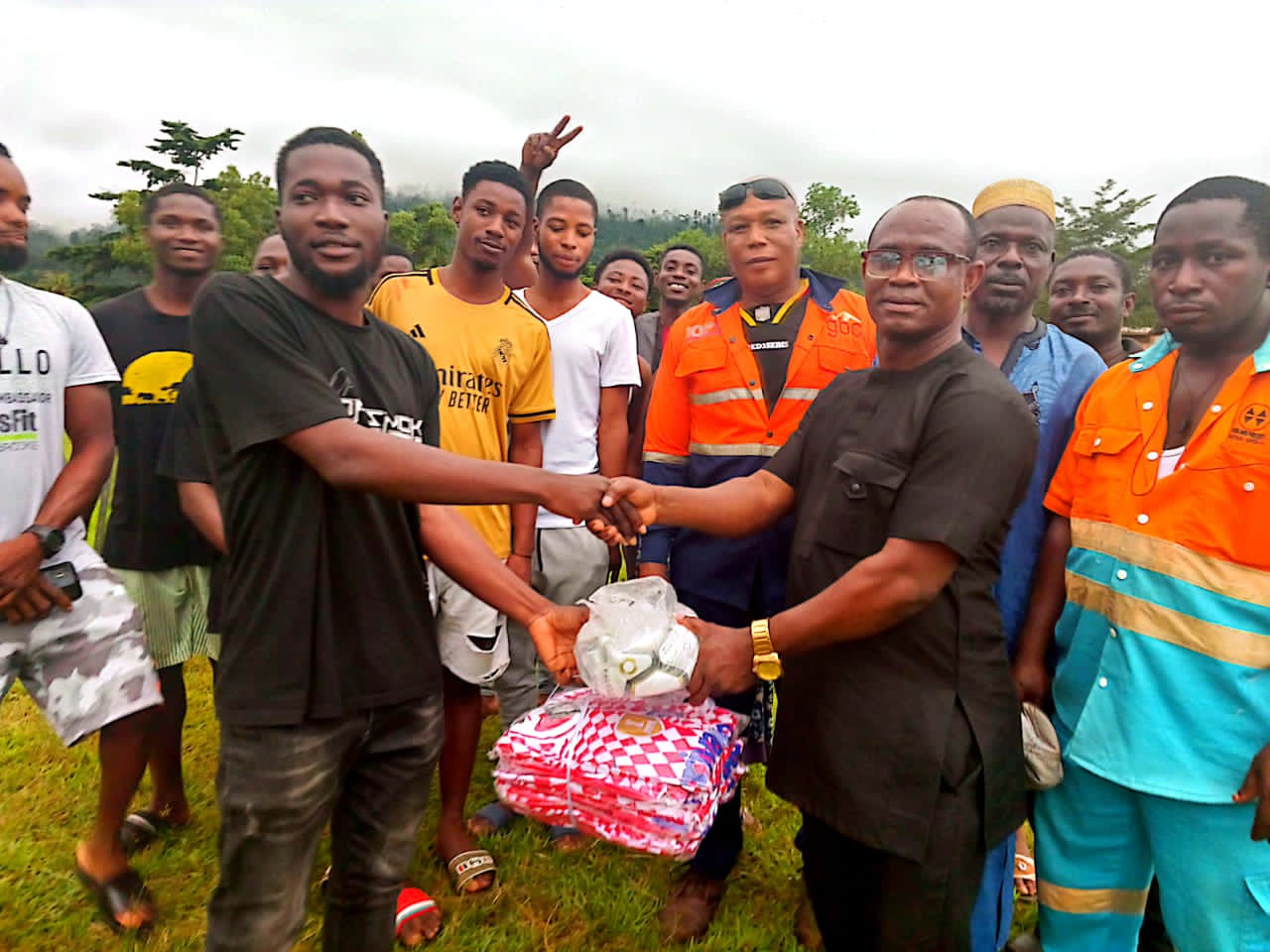 Western North: Bibiani-Anhwiaso-Bekwai MCE Donates Sports Items To Sefwi Awaso Compound FC