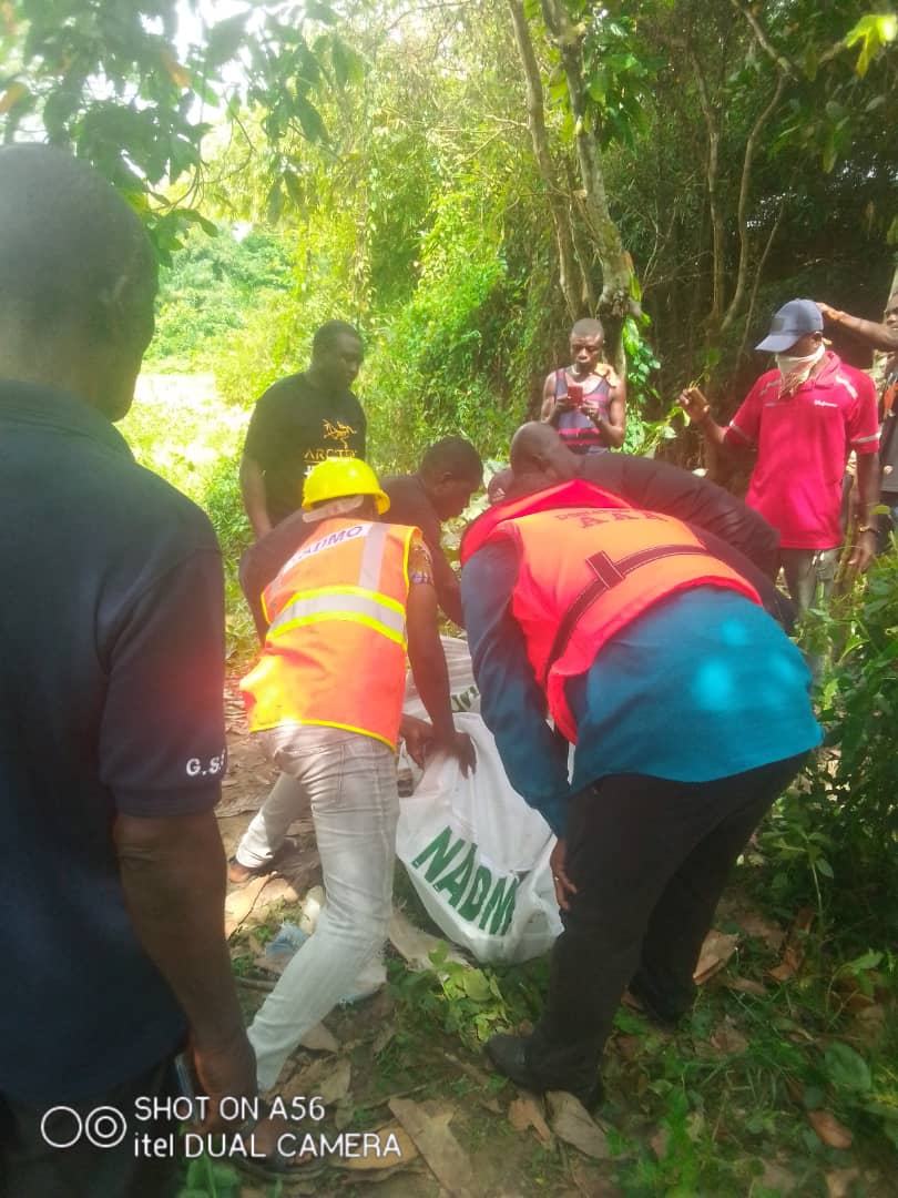 E/R: Canoe Carrying 13 Passengers Capsizes At Akyem Wenkyi One Dead, Other Missing, 11 Rescued