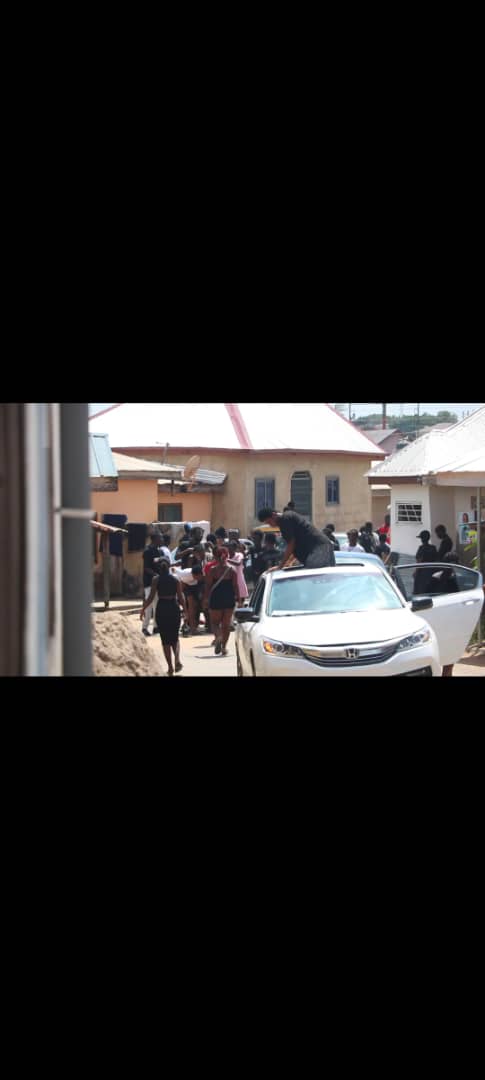 E/R: Sakawa Boys On Rampage in Koforidua-Asokore, Assaulting Taxi Driver