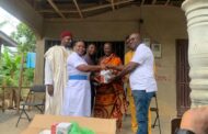 E/R: Aspiring Assembly Member Renews NHIS Cards of Residents For Free After Providing Medical Equipments to Health Facility