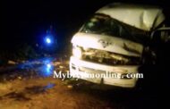 E/R: Mahogany Tree Falls On Moving Commercial Vehicle, Many Passengers Injured