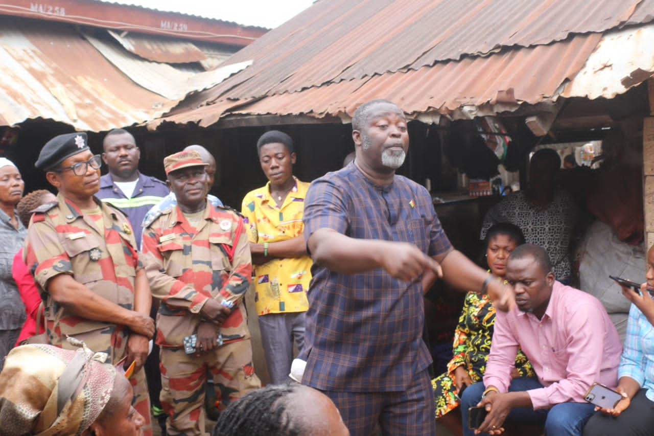 E/R:New Juaben South MCE Warns Against Illegal Electrical Connections At Markets Following Fire Outbreak