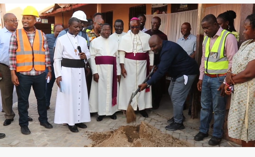 Koforidua:Dilapidated St. Peter's Anglican School To Be Demolished For Reconstruction By Okyere Baafi