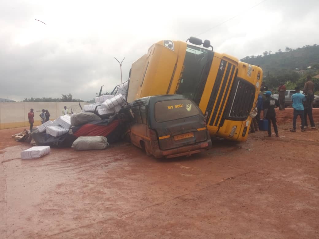 E/R:DAF Cargo Truck Involved In An Accident At Koforidua Ada