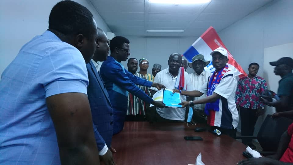 E/R:PROTOZOA Files Nomination As Suhum MCE Urges Voters To Reject Incumbent MP's Independent Bid