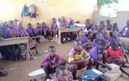 N/R:Students At Tolon Model D/A JHS Sit On Floor Due To Furniture Shortage