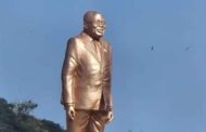 W/R: President Akufo-Addo Boasts Of His Achievements With A Statue