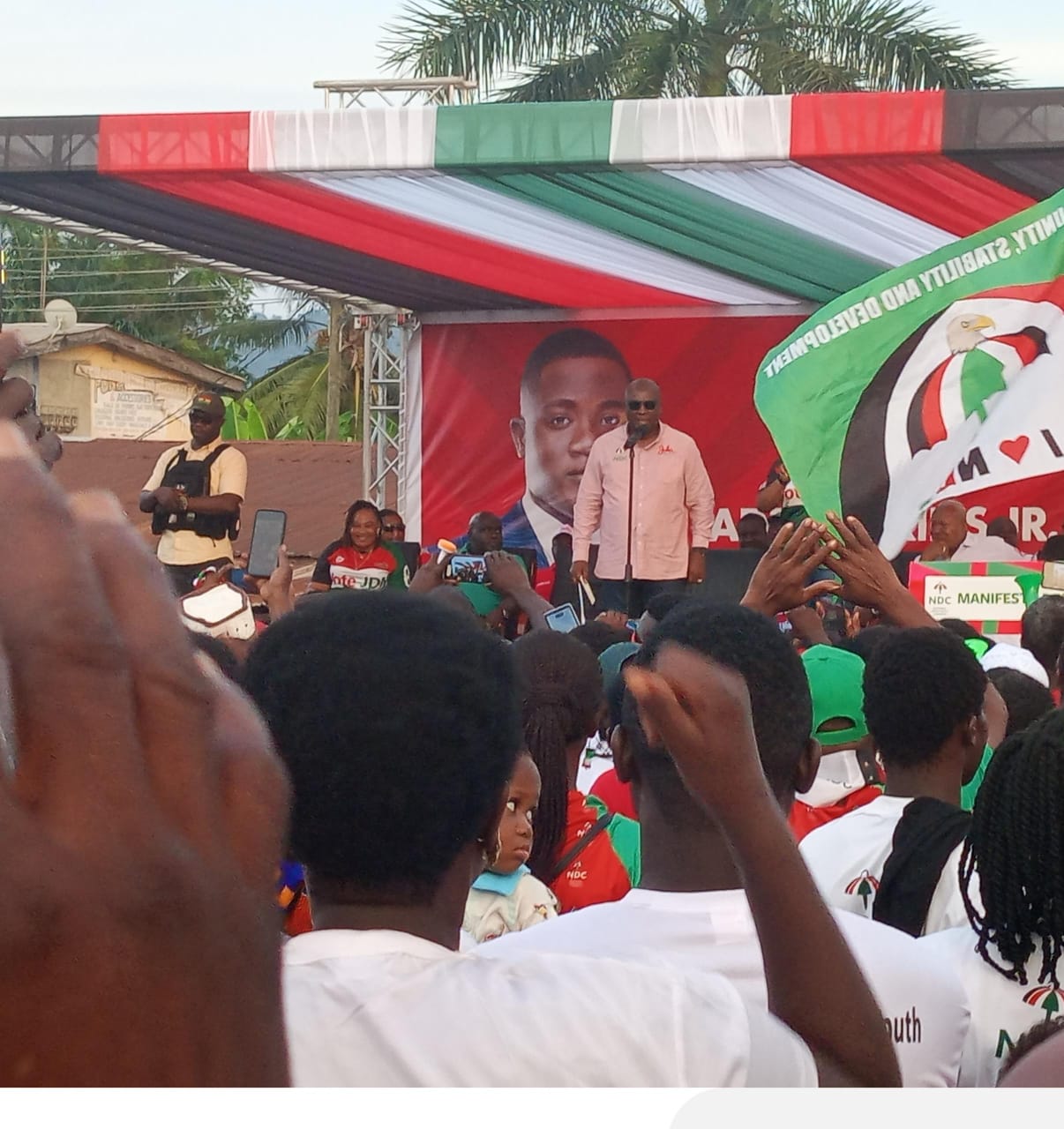 Mahama Takes Campaign To Kyebi, Urges Residents To Help “Chase The Elephant” Into Atewa Forest