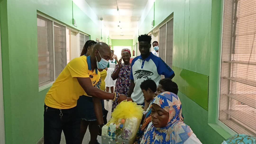 MTN Ghana Presents 35 Hampers To Newborn Babies