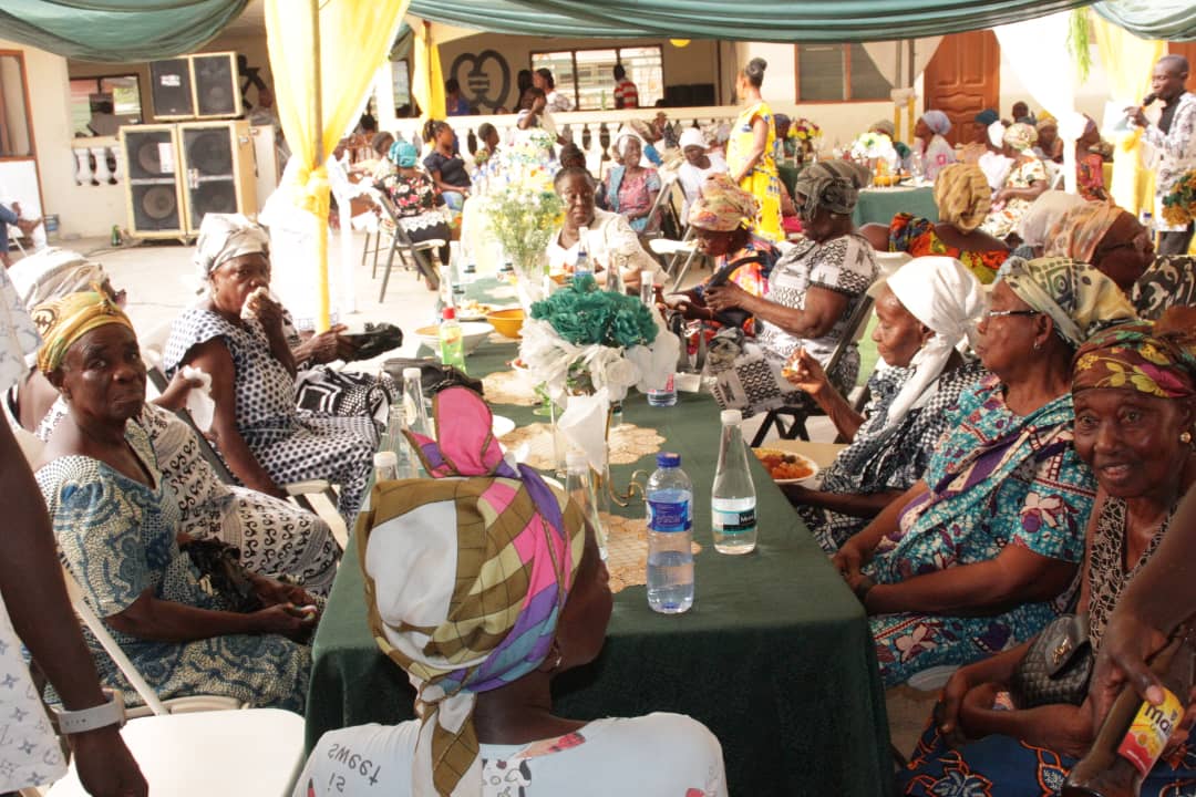 E/R: Queen Mother Of Oyoko Hosts Party For The Elderly