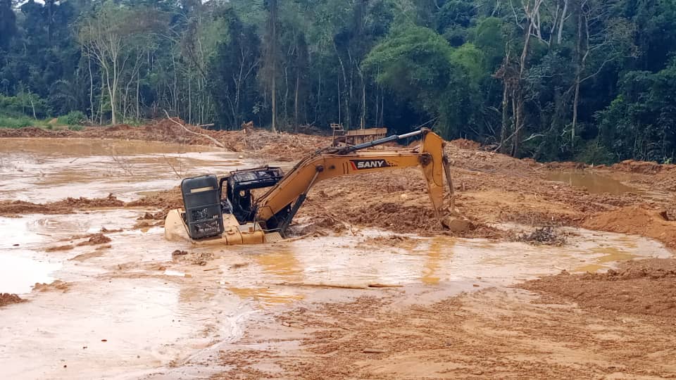 E/R: Forestry Personnel Set Four Excavators Ablaze In Ayensuano, Minister Assured of Investigation