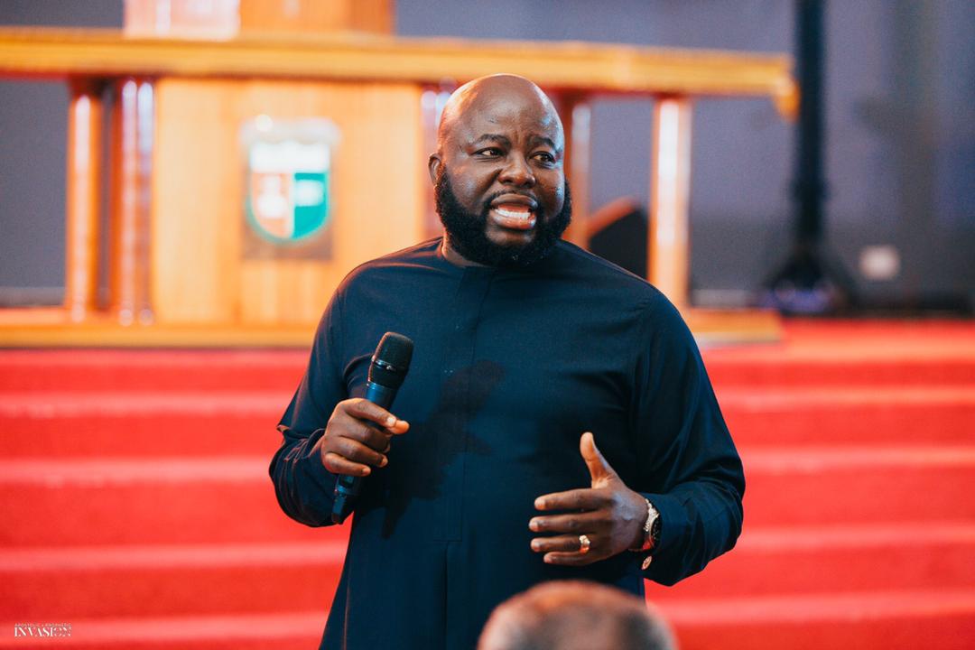 Prophet Kwasi Agyemang Prempeh And Eastern Regional Minister Donate GH₵45,000 To Support Patients At Koforidua Hospital