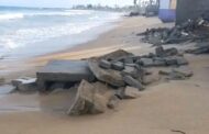 C/R: Tidal Waves Devastate Fishing Canoes At Gomoa Nyanyano