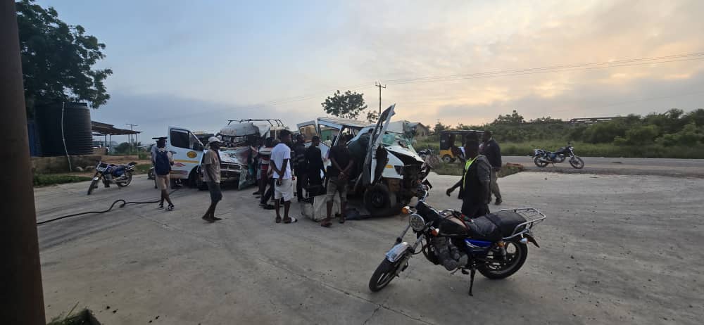 C/R: 19 Hospitalized In Dawn Accident On Gomoa Ojobi - Senya Bonsuoku Road