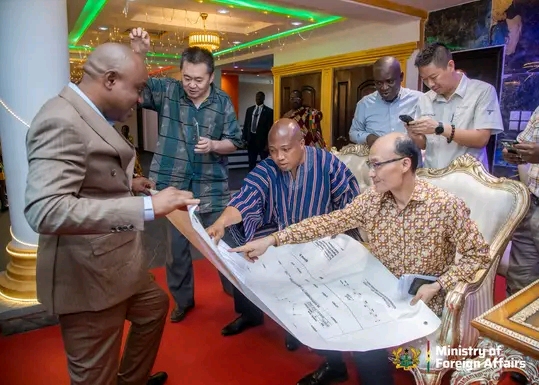 V/R: Chinese Ambassador To Ghana Inspects Land For The Construction Of An Ultramodern Market