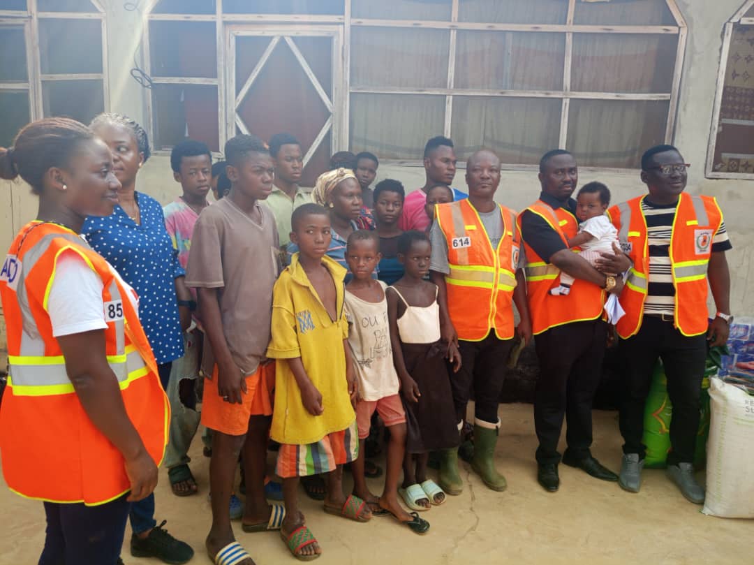 30 Displaced Victims Of Gbinyire Conflict Arrive In Kyebi, Receive Support From NADMO And MP