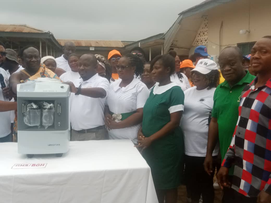 A/R: MCE Hails Group For Providing Support To Bechem Government Hospital