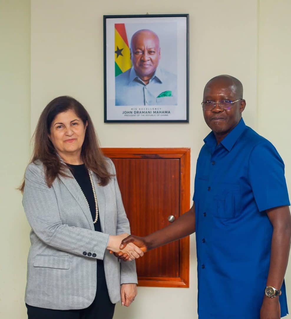 Palestinian Foreign Affairs Minister Calls On First Deputy Speaker