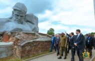 Belarus: Governor Of Brest hosts President Mahama After Tour Of Hero Fortress