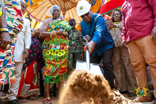 Mahama Cuts Sod For 24-Hour Market At Assign Bereku